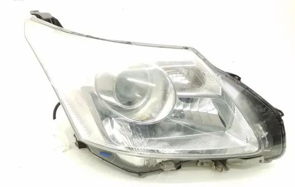 Toyota Avensis T270 Headlight/headlamp KOITO0512