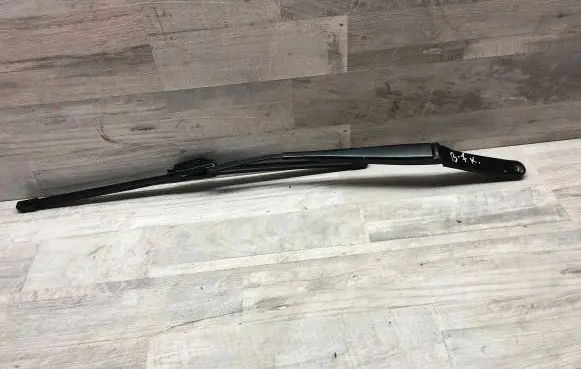 Volkswagen PASSAT B7 Windshield/front glass wiper blade 