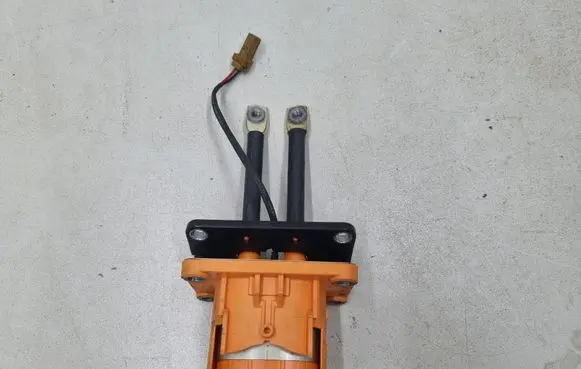 Nissan Leaf I (ZE0) High voltage cable E84393 16256