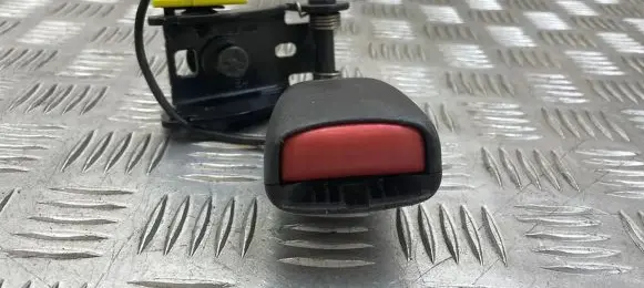 Volvo V70 Rear seatbelt buckle 606453800B