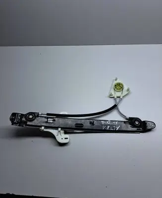 Seat Altea XL Rear window lifting mechanism without motor