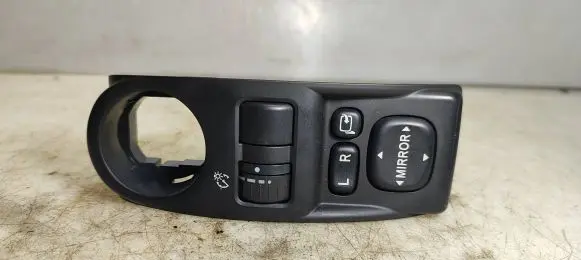 Subaru Impreza III Wing mirror switch 83002FG040