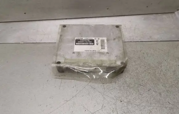 Toyota Corolla E110 Engine control unit/module 896611A760 2110005200
