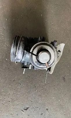 Volkswagen Transporter - Caravelle T5 EGR valve 070128070E