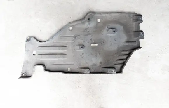 Chrysler Pacifica Rear underbody cover/under tray 68244845AC