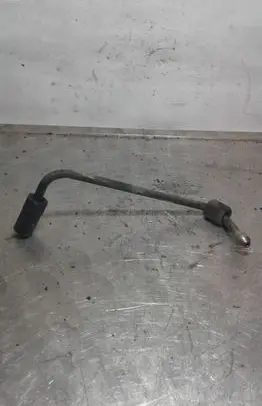Mazda 6 Fuel injector supply line/pipe 