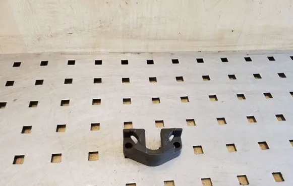 BMW 5 E60 E61 Fuel Injector clamp holder