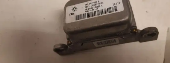 Volkswagen Jetta V ESP acceleration yaw rate sensor 1K0907655B