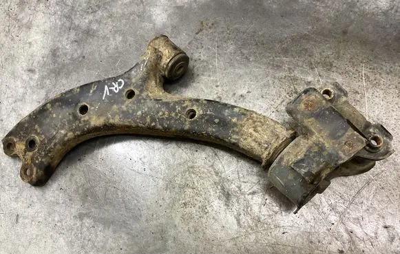 Honda CR-V Front lower control arm/wishbone
