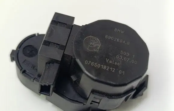 BMW 5 E39 Air flap motor/actuator 6902694