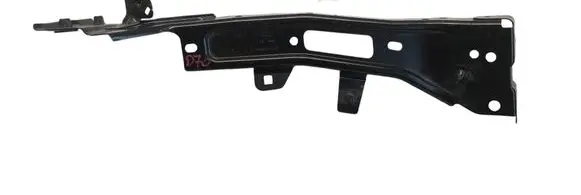 Audi Q5 SQ5 Fender mounting bracket 8W6821132B