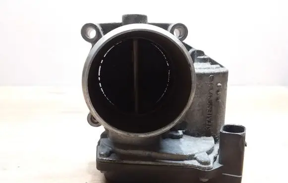 Audi A4 S4 B7 8E 8H Throttle valve 06F133062E