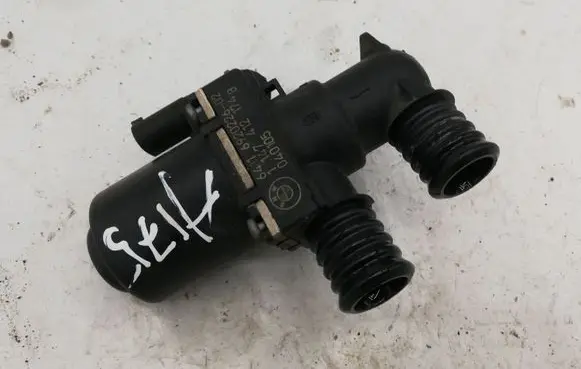 BMW 5 E60 E61 Coolant heater control valve 6411692022602 6920226 1147412174