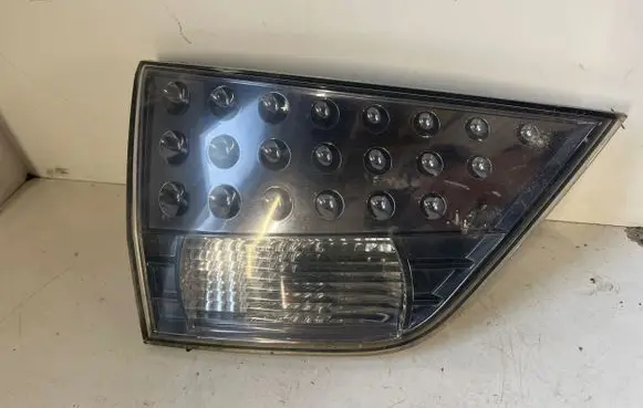 Tailgate rear/tail lights
