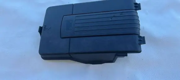 Volkswagen Tiguan Battery box tray cover/lid 1K0915443C