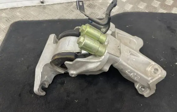 Honda CR-Z Engine mount bracket 55SZT