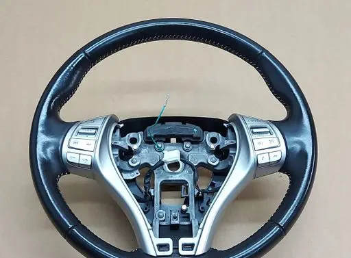 Nissan Pulsar Steering wheel 
