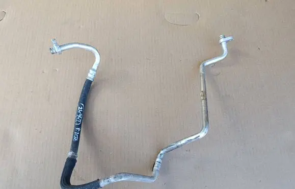 Peugeot 208 I Air conditioning (A/C) pipe/hose 9682115580