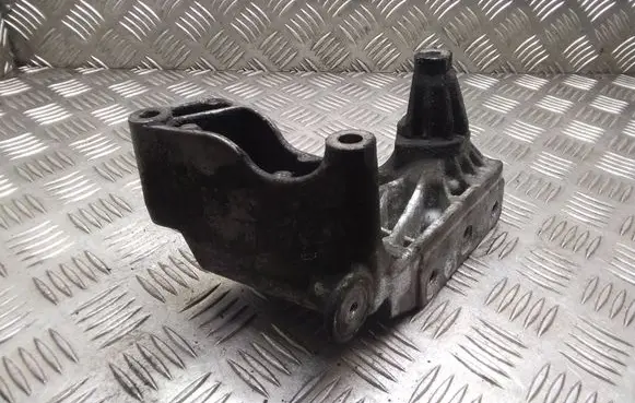 Volkswagen Transporter - Caravelle T5 Engine mounting bracket 038199207AF
