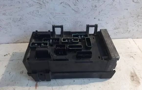 Chrysler Voyager Fuse module 05144509AF