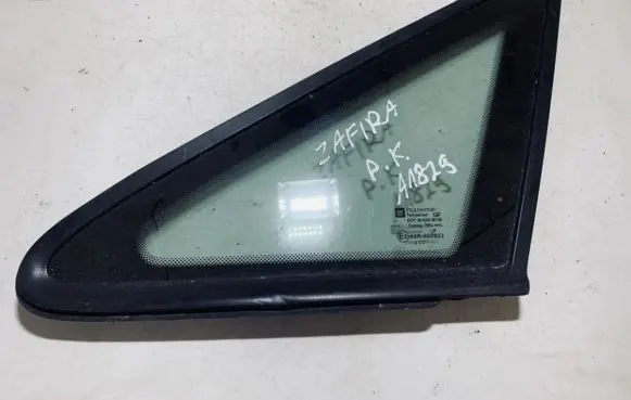 Opel Zafira A Front triangle window/glass 