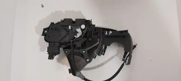 Volvo V50 Front door lock 985914 30784046