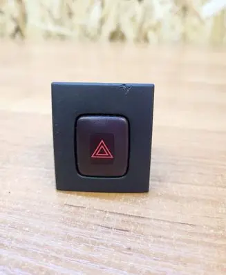 Volvo V70 Hazard light switch 30710106 07W494