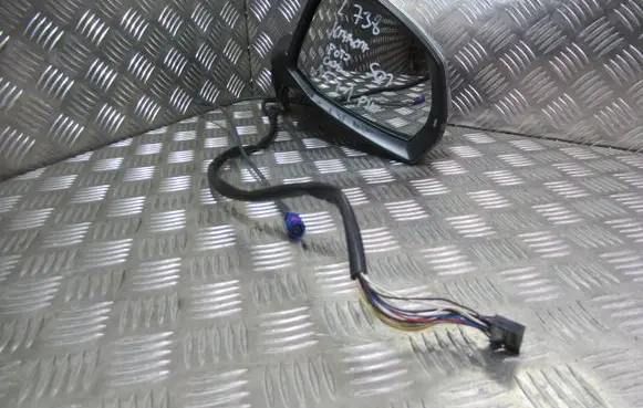 Audi Q7 4L Front door electric wing mirror 