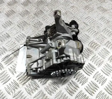 BMW 5 G30 G31 G38 Oil pump 8513665 7624135