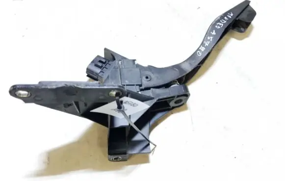 Ford Mondeo Mk III Accelerator throttle pedal 2s719f836da