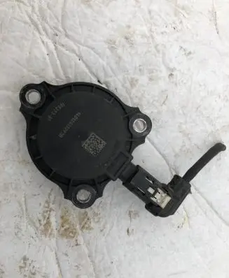 Mercedes-Benz GLA W156 X156 Camshaft vanos timing valve A2761560490 14012413292B