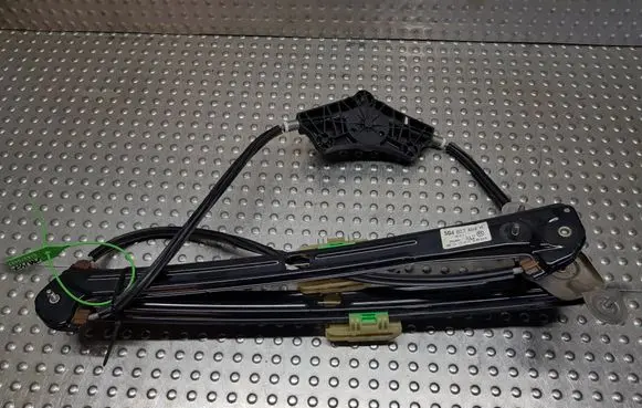 Volkswagen Golf VII Front door window regulator with motor S26370457 5G4837462H