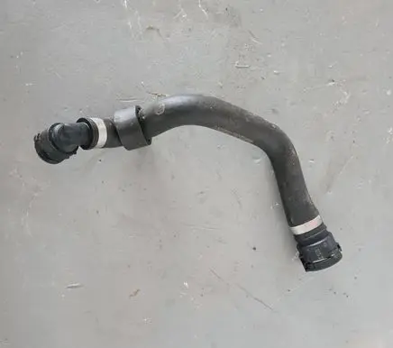Mercedes-Benz E W213 Engine coolant pipe/hose A2135012082