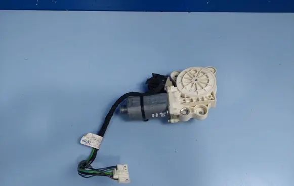 Mercedes-Benz E W211 Front door window regulator motor A2118202942 0130821970