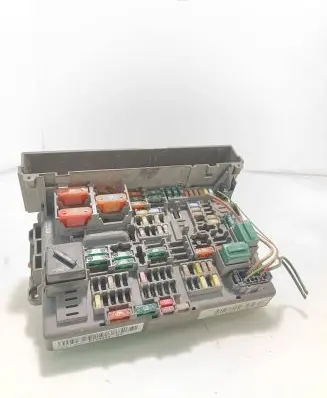 BMW 1 E81 E87 Fuse module 9119446 53590