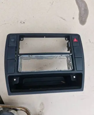 Volkswagen PASSAT B5 Radio/GPS head unit trim 