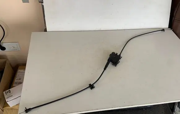 Engine bonnet/hood lock release cable