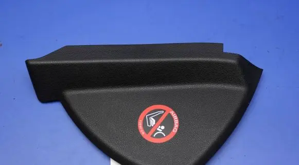 Mercedes-Benz C W204 Dashboard side end trim A2046800378