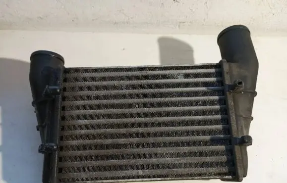 Volkswagen PASSAT B5.5 Intercooler radiator 058145805A 1402007