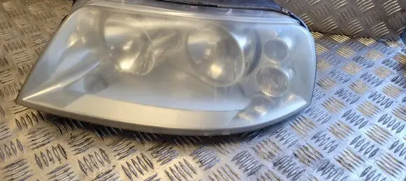 Volkswagen Sharan Headlight/headlamp 31C22