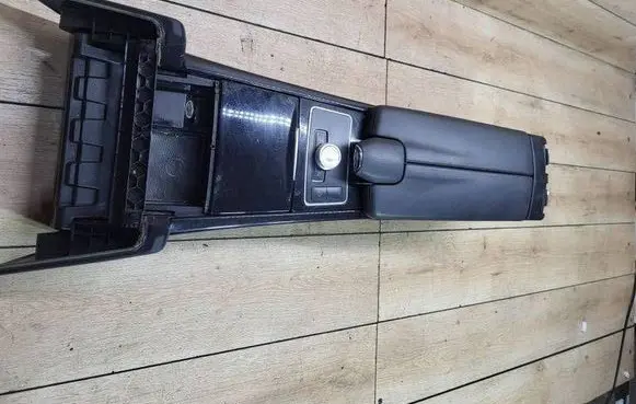 Mercedes-Benz E W212 Armrest 