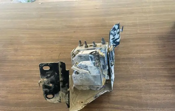 Ford Mondeo Mk III ABS Pump 1489398080
