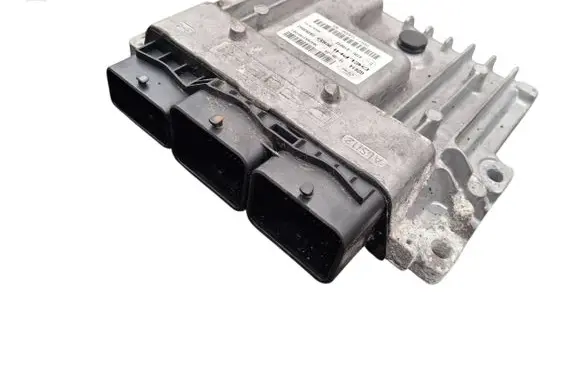 Ford Kuga II Engine control unit/module DV4112A650BG 28393842 97RI010012