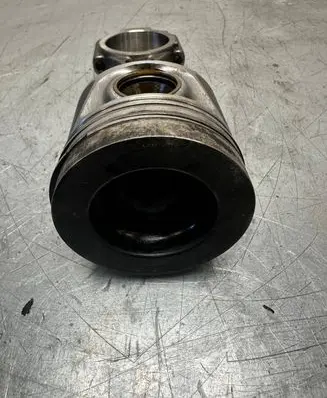 Volkswagen PASSAT B6 Piston with connecting rod 059ae