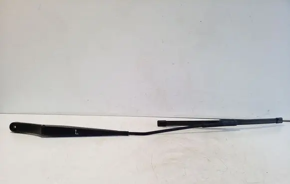 Front wiper blade arm