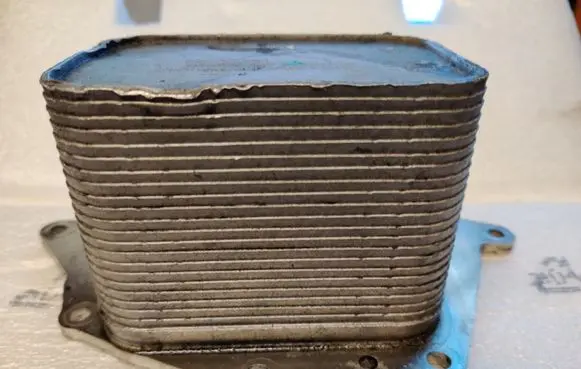BMW X1 F48 F49 Engine oil radiator 72353181