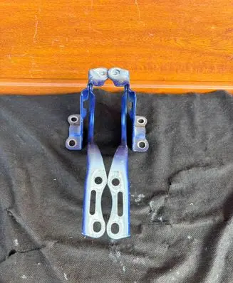 Toyota Yaris XP210 Engine bonnet/hood hinges