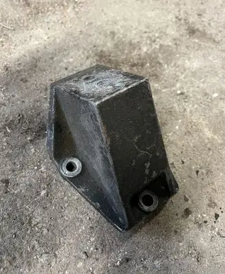 Opel Frontera B Engine mounting bracket