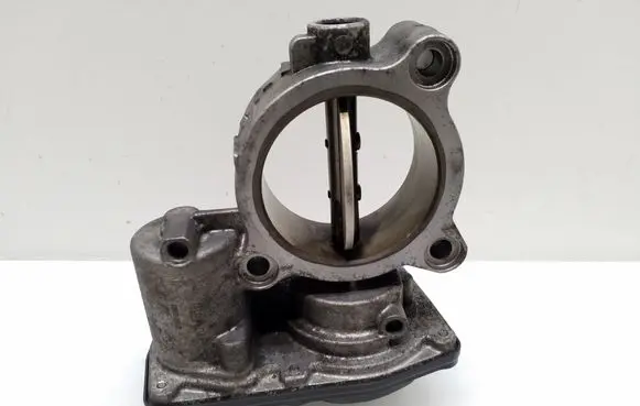 BMW 5 F10 F11 Throttle valve 7810752