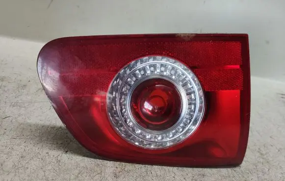 Volkswagen PASSAT B6 Tailgate rear/tail lights